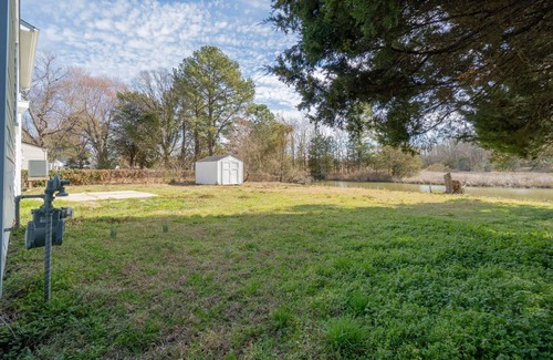 Hampton House | Enormous 6 BR Family Style Home By Waterside