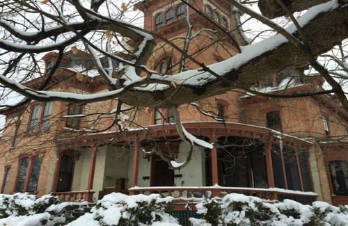 Plattsburgh Apartment | Enormous room in a Gorgeous Historic Mansion