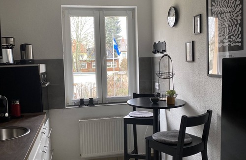 Alt-West Condo | Enter and feel good