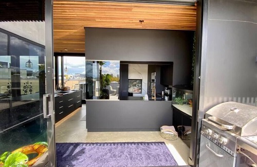 Grey Lynn Apartment | Entertainers penthouse with 5 bedrooms pool & spa