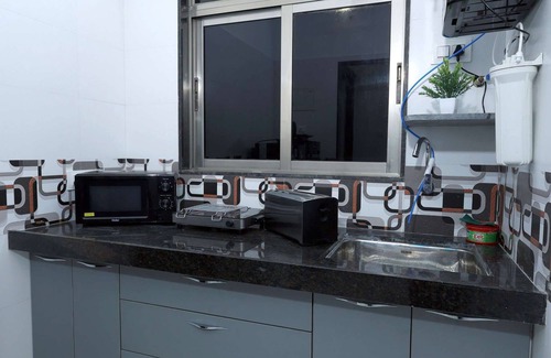 Andheri East House | Entire 1 BHK Apartment (Balcony)