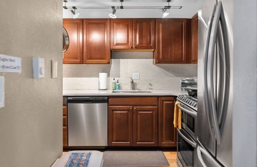 Glenwood Grove - North Iris House | Entire 2-Story Townhome in Central Boulder