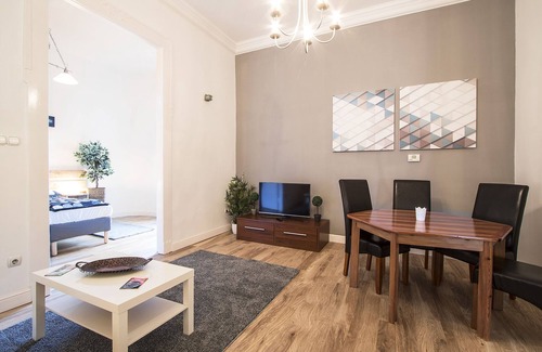 Terezvaros Apartment | Entire 3 room flat in the beautiful street
