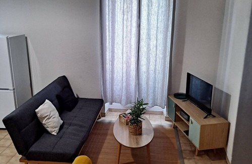 Nimes City Centre Apartment | Entire accommodation in sunny Nîmes :