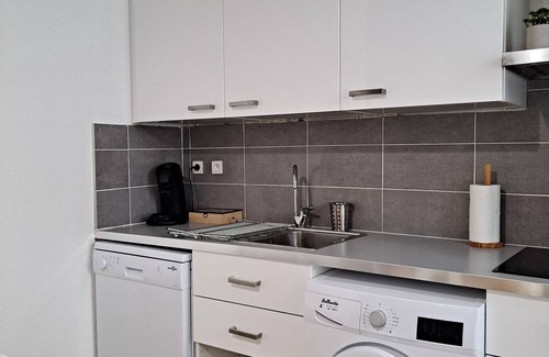 Nimes City Centre Apartment | Entire accommodation in sunny Nîmes :