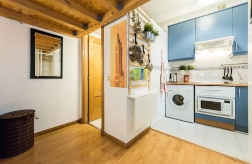 Embajadores Apartment | Entire apartment in a 19th century building