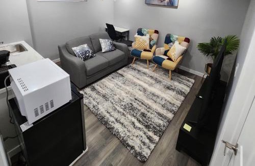 Transcona House | Entire Basement Suite with Private Entrance