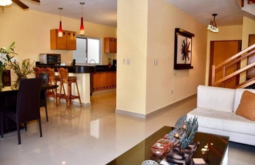 Villa Juarez House | Entire Home. 4 Bedroom Villa/close to beach/pool/200 mbps