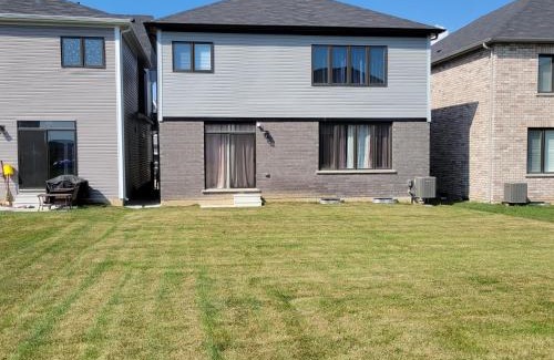 Caledonia Villa | Entire home near Hamilton