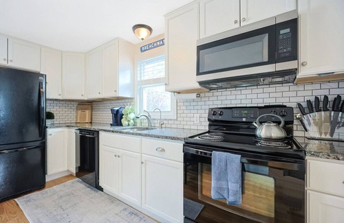 Kenyon House | Entire South Kingstown Home