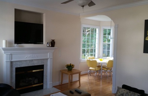 Fuquay-Varina House | Entire tidy and cozy 2/1 home in prime location