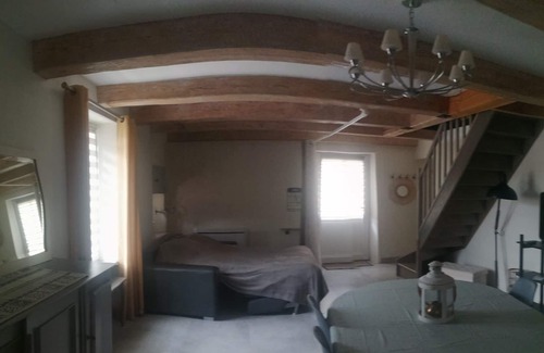 Saint-Sauveur-d'Aunis Bed & Breakfast | Entre mer et Marais Poitevin. Charmant Logement Indépendant et Espace Extérieur