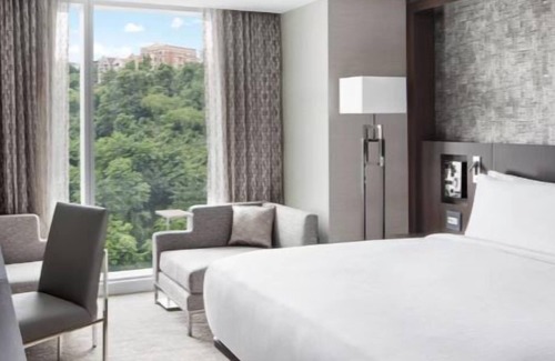 Weehawken Hotel | Envue, Autograph Collection