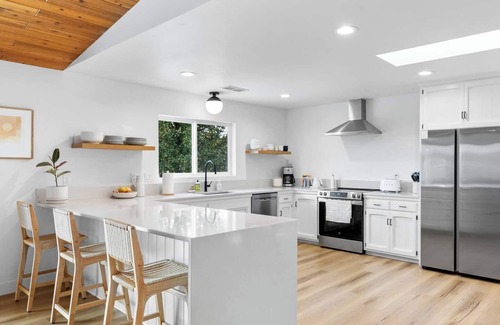 North Hilltop House | Epic Mt. Lassen Views | Private Luxury Getaway