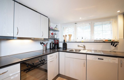 Amden Apartment | Epic view and sun sets from spacious 4 bedroom apartment. Large families +groups