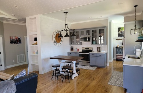 Columbus Cottage | Equestrian Escape 8 miles from TIEC