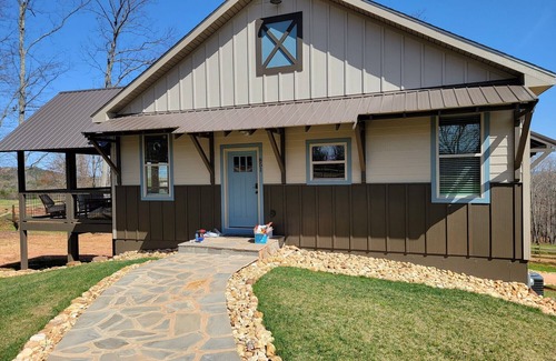 Columbus Cottage | Equestrian Escape 8 miles from TIEC