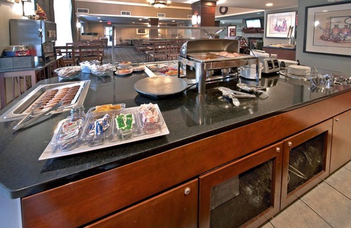 Graysville Condo | Equipped 1-Bedroom | Indoor Pool + Gym Access