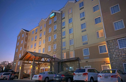 Graysville Condo | Equipped 1-Bedroom | Indoor Pool + Gym Access