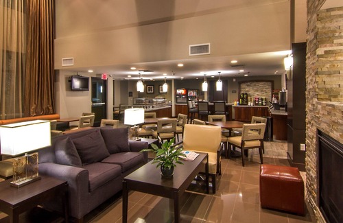 Bressi Ranch Apartment | Equipped Studio with a Courtyard View + Free Breakfast | Just 4-Minutes from the Airport