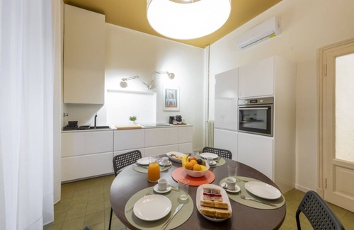 Washington Apartment | ERCOLE FERRAIO, 12 – Spacious and bright apartment