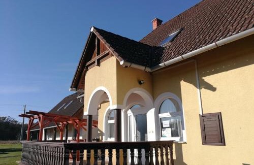 Csode Apartment | Erdőgyöngye Vendégház CSÖDE