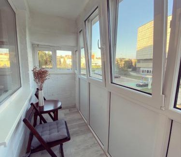 Visaginas Apartment | Erdvus butas su balkonu šalia ežero ir stadiono