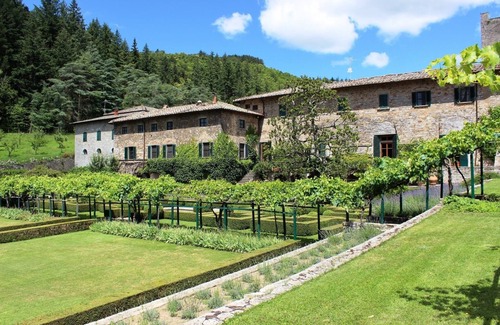 Badia Coltibuono Apartment | Eremo Chiostro In Gaiole in Chianti, Tuscany