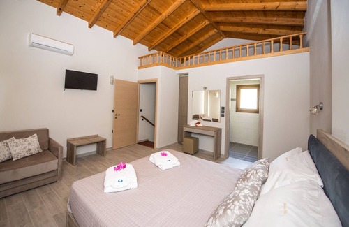 Erikousa Island House | Erikousa Palace Double Suite 20