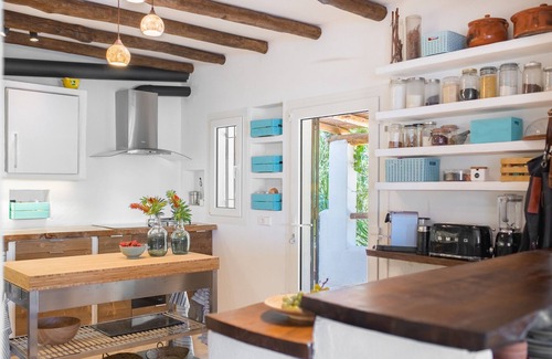 San Antonio Bay Villa | VILLA HORIZONTE