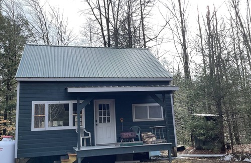 Ticonderoga Cabin | Escape from reality away to this beautiful off grid cabin located in Ticonderoga