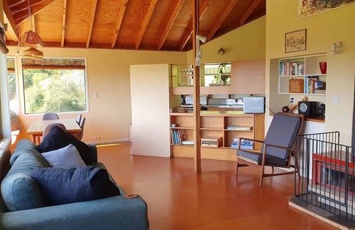 Te Henga House | Escape from the city!