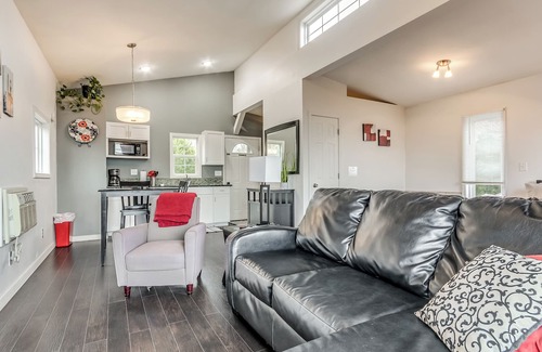 Longtown Cabin | ESCAPE THE CITY! Cozy Lakeview Treehouse Retreat-Your Private Paradise