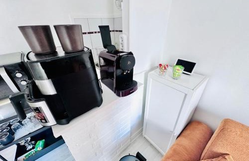 Epinettes Apartment | Escape to Paris