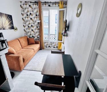 Epinettes Apartment | Escape to Paris