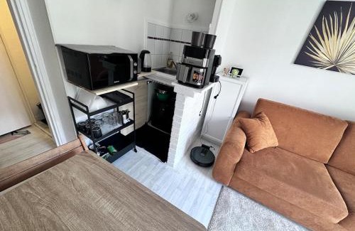 Epinettes Apartment | Escape to Paris