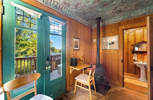 Julian House | Escape to Rustic Studio | Fireplace + Modern Comfort