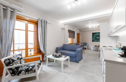 Kiveri Apartment | Escape to Your Private Oasis: Experience Living at Aroma#1 on Your Next Getaway!