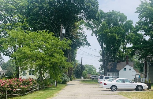 Clinton House | Escape to Your Tranquil Seaside Retreat at Clinton Beach Bungalows