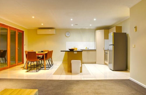 Ballarat East House | Escape With Family and Friends