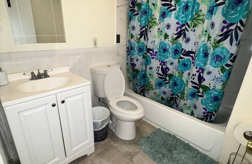 Hyde Square House | ESJACPE GUEST HOUSE