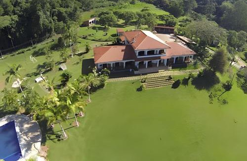 Mato Dentro House | Espaço Eslovaquia - Casarão com Piscina, Paz e Conexão com a Natureza