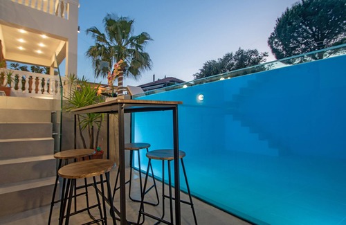 Alonia Villa | Estella Luxury Villa