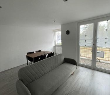 Altenessen Apartment | estrella24 LIVING ROOMS 4 Bologna