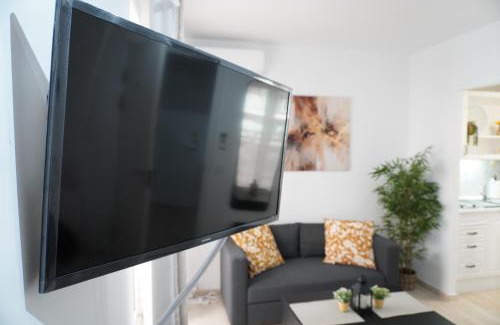 Gibraltar Apartment | ET - Large Stylish Studio In Centre With Pool