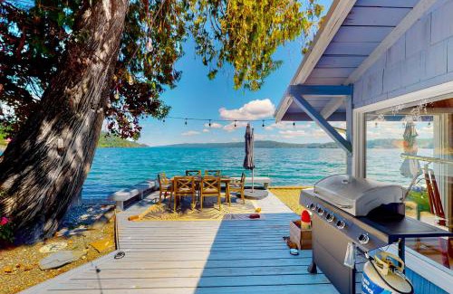 Hoodsport House | Euphoria on the Fjord