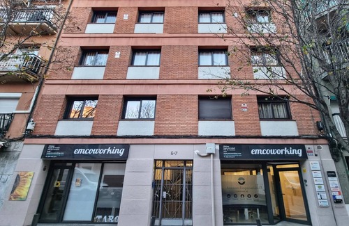 El Port Apartment | Europa Fira Apartment 23