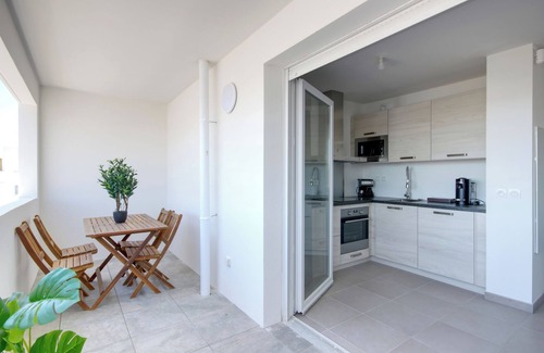 Les Crottes House | EUROMED 2 - Grand T3 avec 2 balcons, Parking, Conc