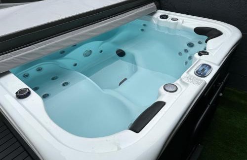 Friesenheim House | Europapark à 11km Suite Lune avec Jacuzzi