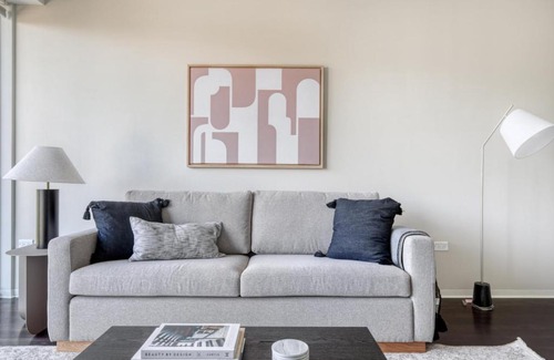 Evanston Apartment | Evanston 1BR w Pool Gym nr Nwestern CHI-702